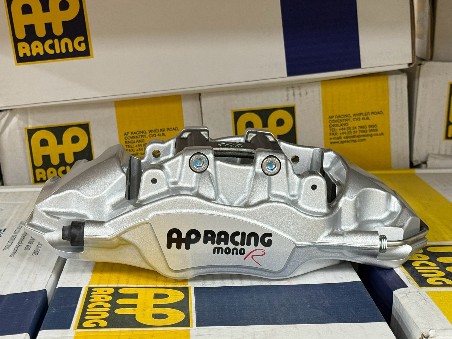 AP Racing AP 9580 四活塞卡鉗 · 1