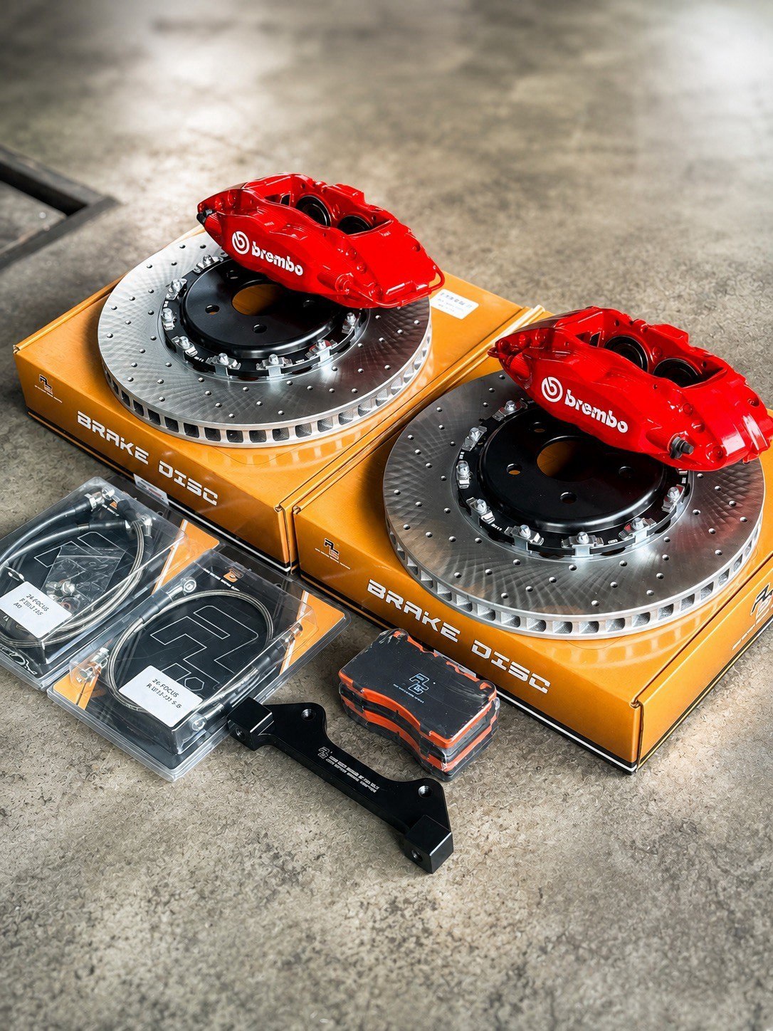 BREMBO OE F50 四活塞卡鉗 · 1