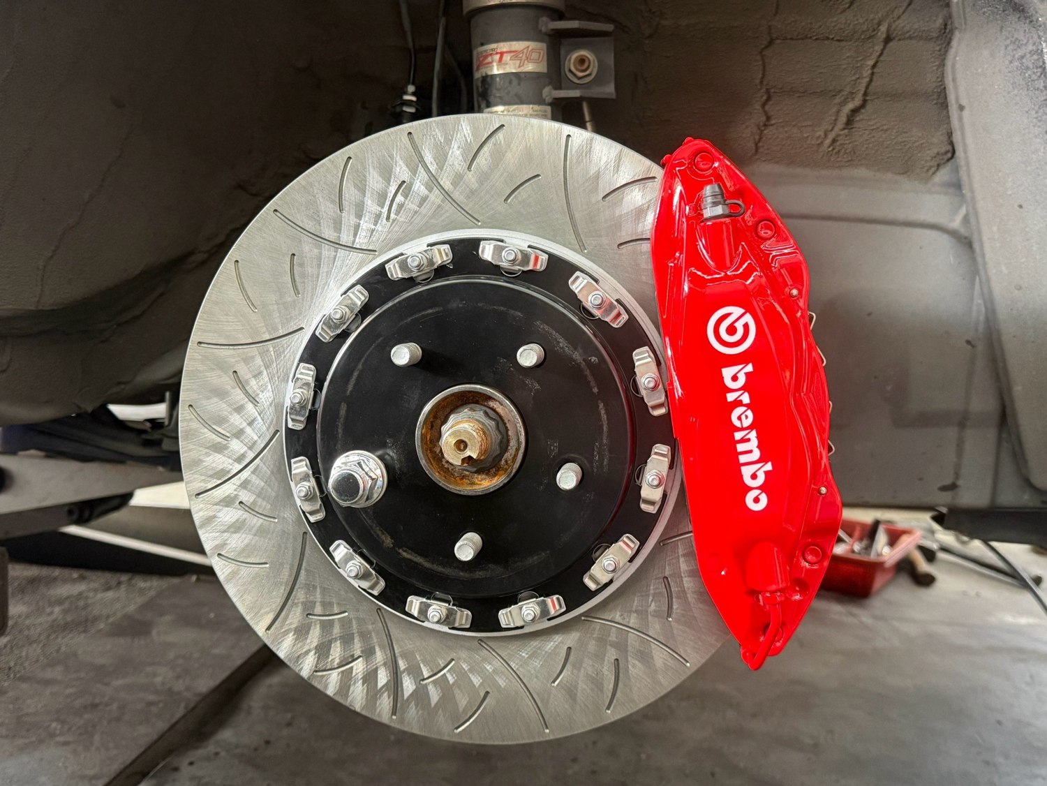 BREMBO OE F50 四活塞卡鉗 代表照片