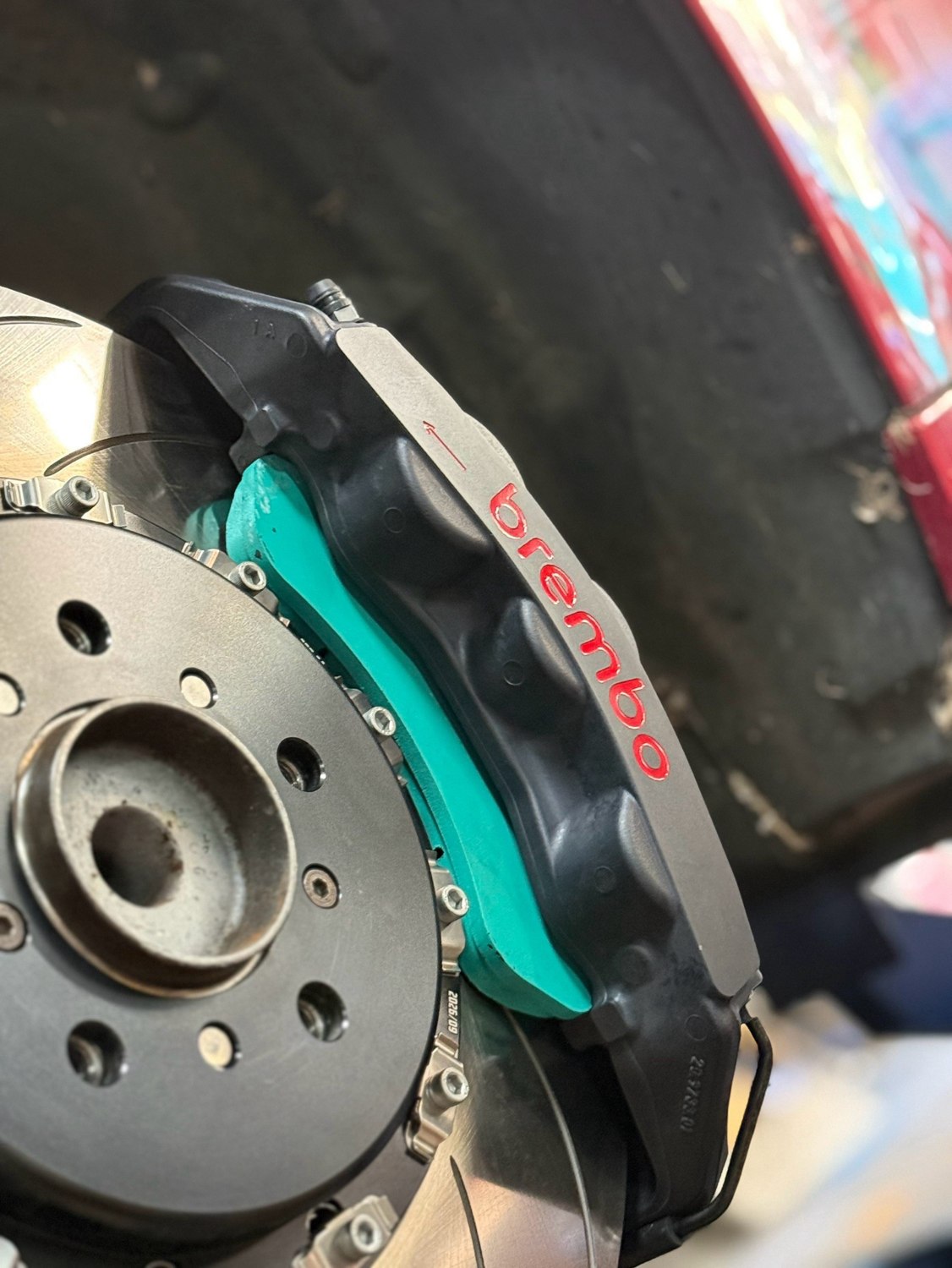 BREMBO GTS 六活塞卡鉗 · 1