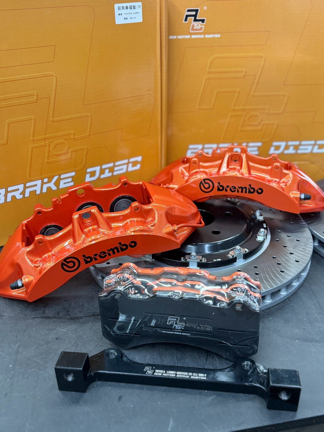 BREMBO OE 原廠型 ZL1 六活塞卡鉗 · 5