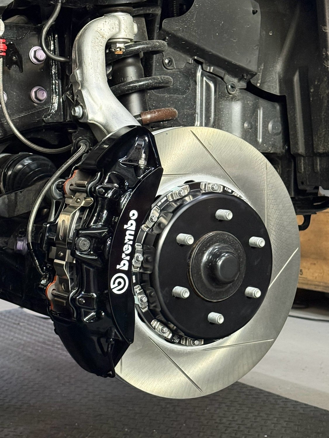 BREMBO OE 原廠型 ZL1 六活塞卡鉗 · 10