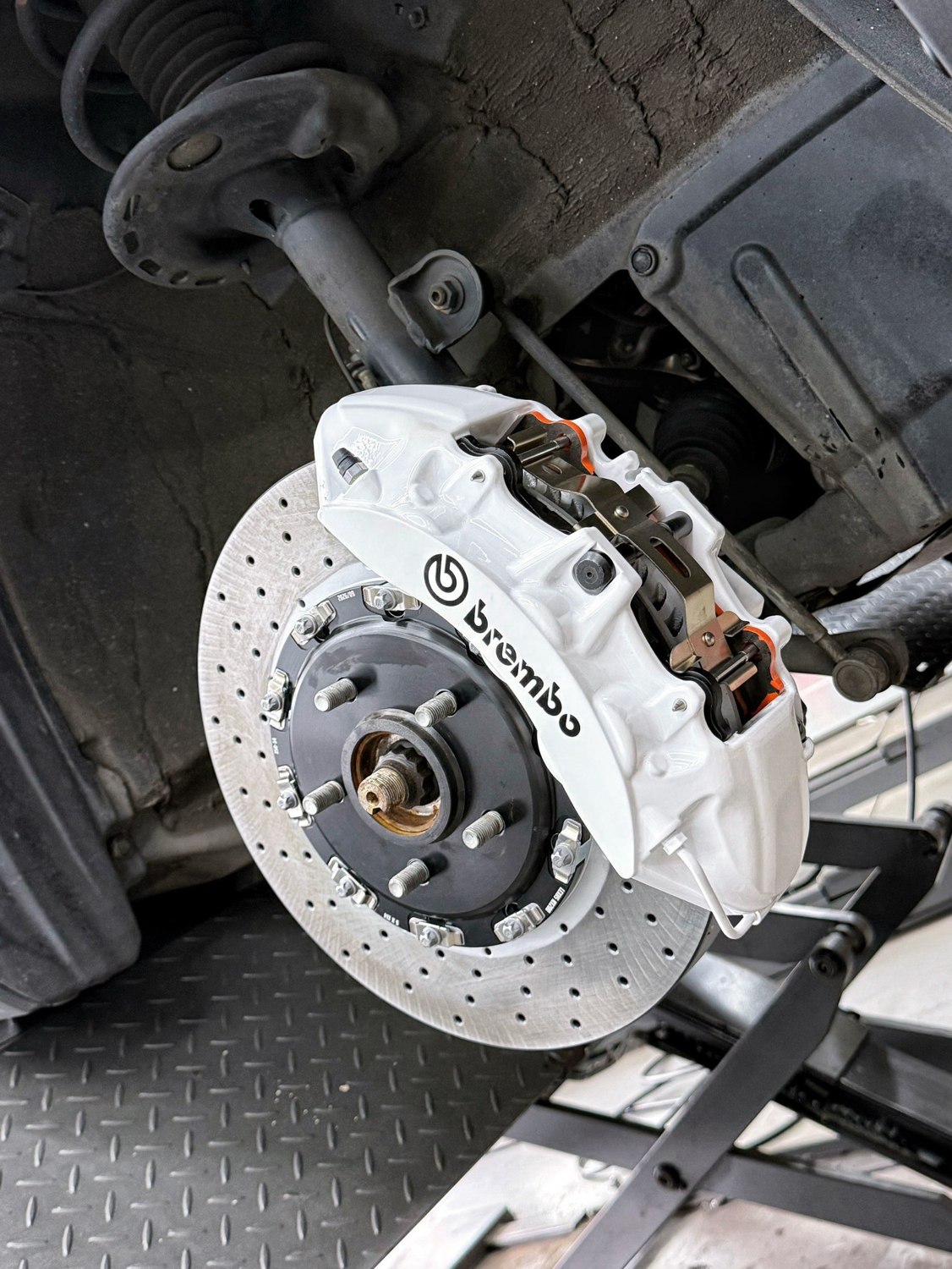 BREMBO OE 原廠型 ZL1 六活塞卡鉗 · 11